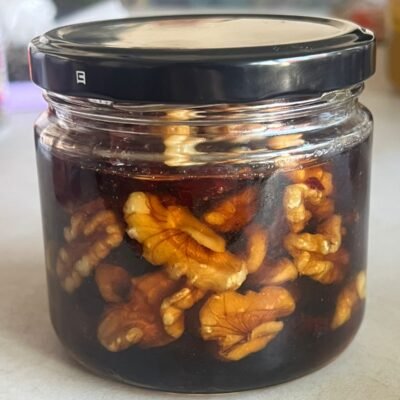 Nuez con arandano y miel de agave