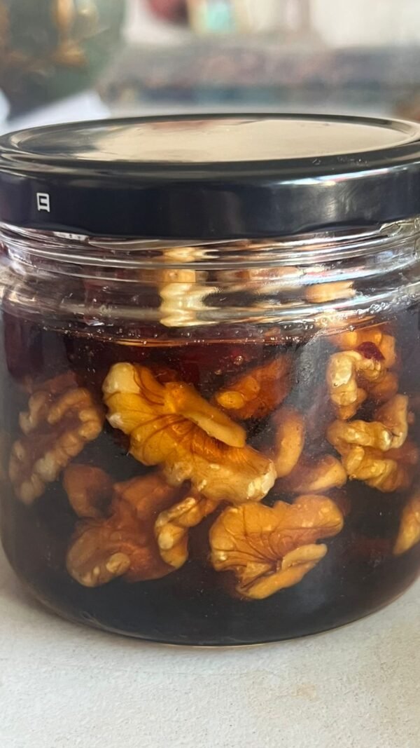 Nuez con arandano y miel de agave